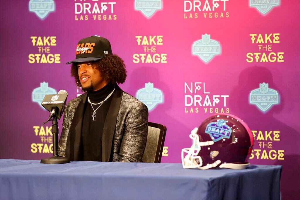 Most disappointing class: Bears give quarterback Justin Fields little help